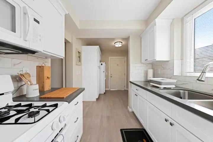 Spacious Centrally Located New 2 Bedroom Property! Inglewood Exterior foto